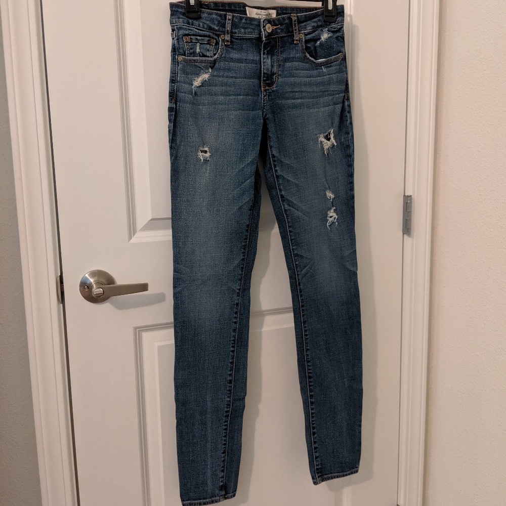 EXCELLENT CONDITION A&F JEANS